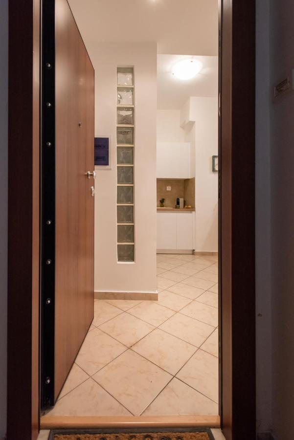 Blue Ark Comfort Near Acropolis Athena Bagian luar foto