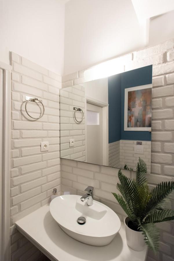 Blue Ark Comfort Near Acropolis Athena Bagian luar foto